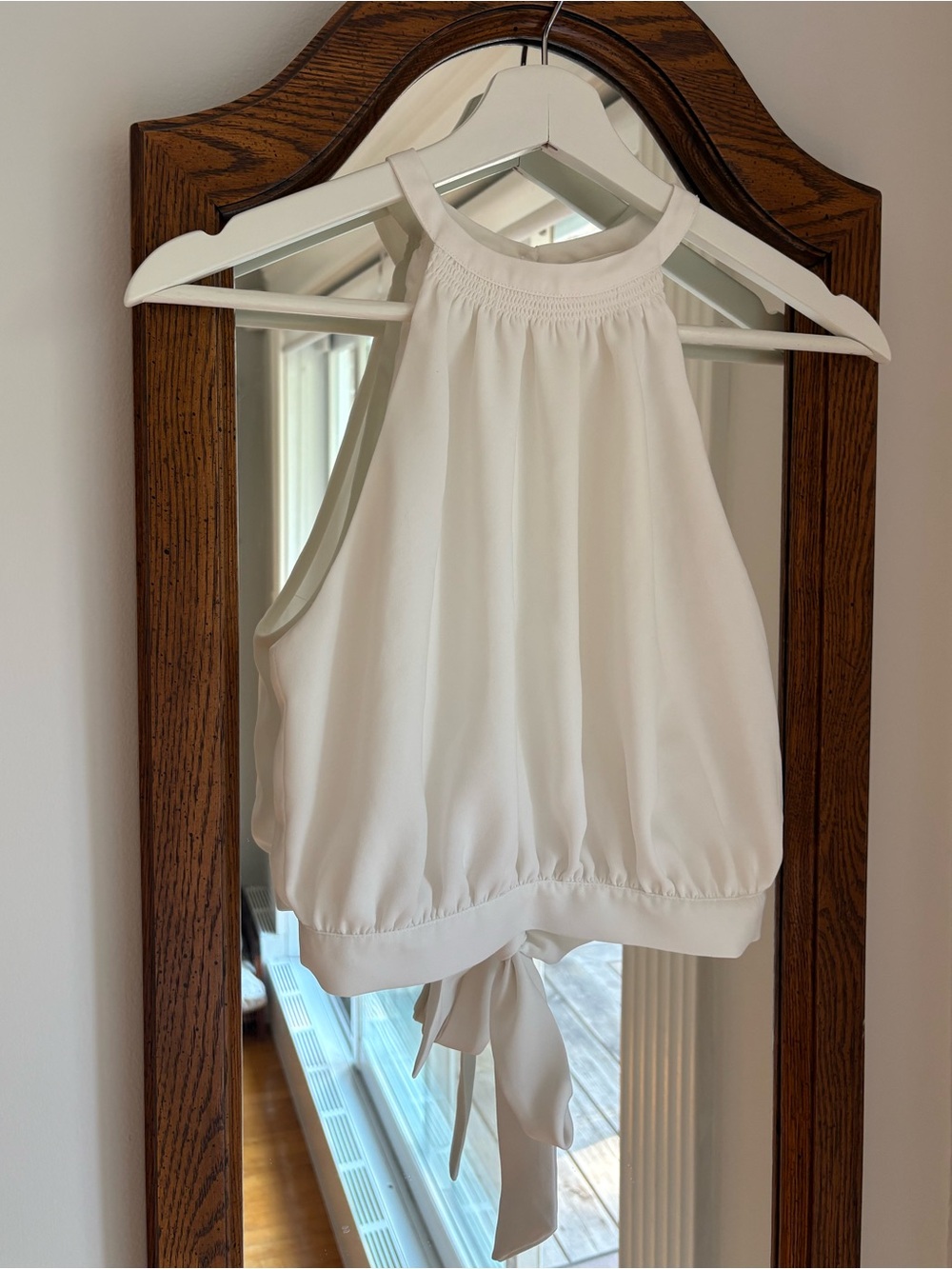Aritzia Wilfred White Open back Top